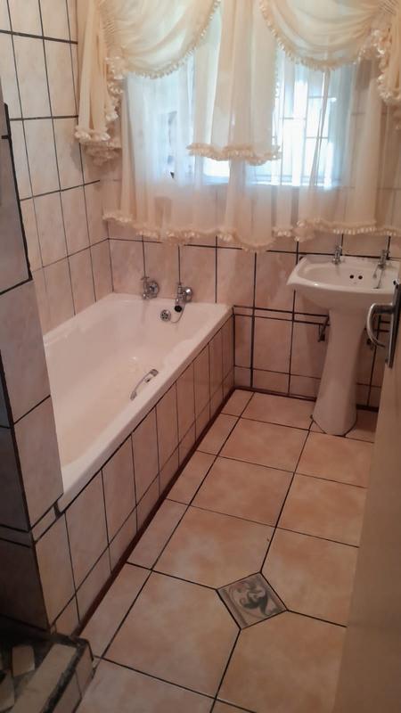 8 Bedroom Property for Sale in Harrismith Free State